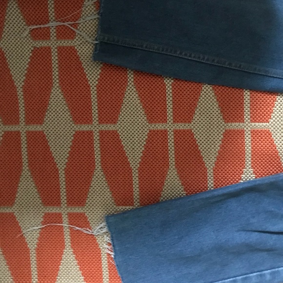 Levi’s thrashed bottom straight-leg cropped Jeans - Picture 3 of 4